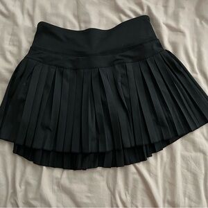 Gold Hinge Black Pleated Skirt
